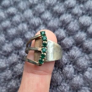 Elegant Silver Tone and Green Stone Adjustable Ring